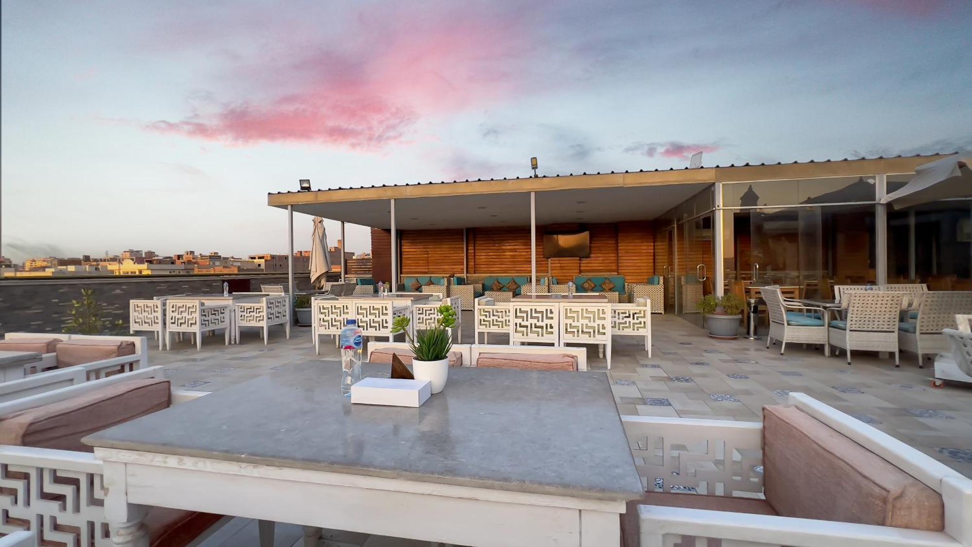 Pyramid Edge Hotel & Exclusive Pyramids View Rooftop Kafret el-Gabal Kültér fotó