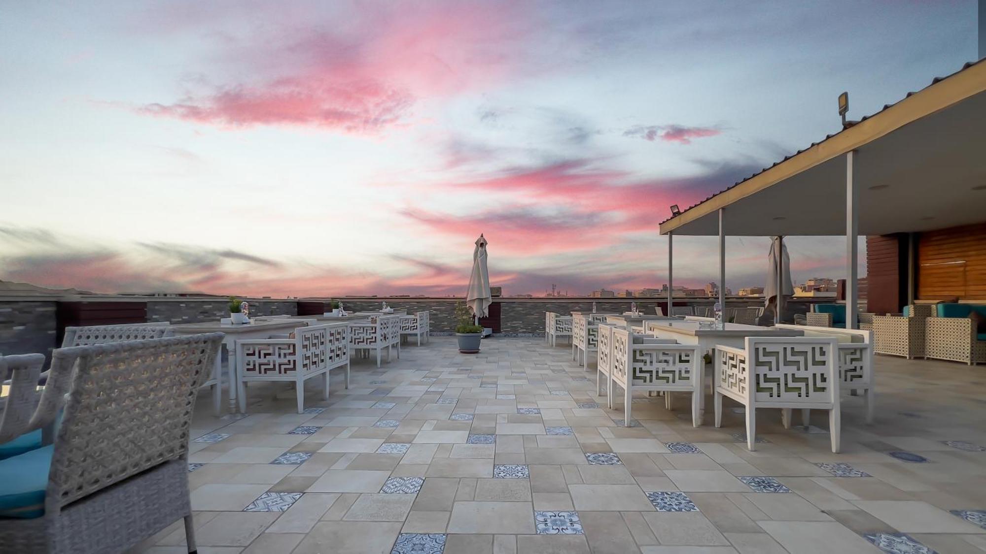 Pyramid Edge Hotel & Exclusive Pyramids View Rooftop Kafret el-Gabal Kültér fotó