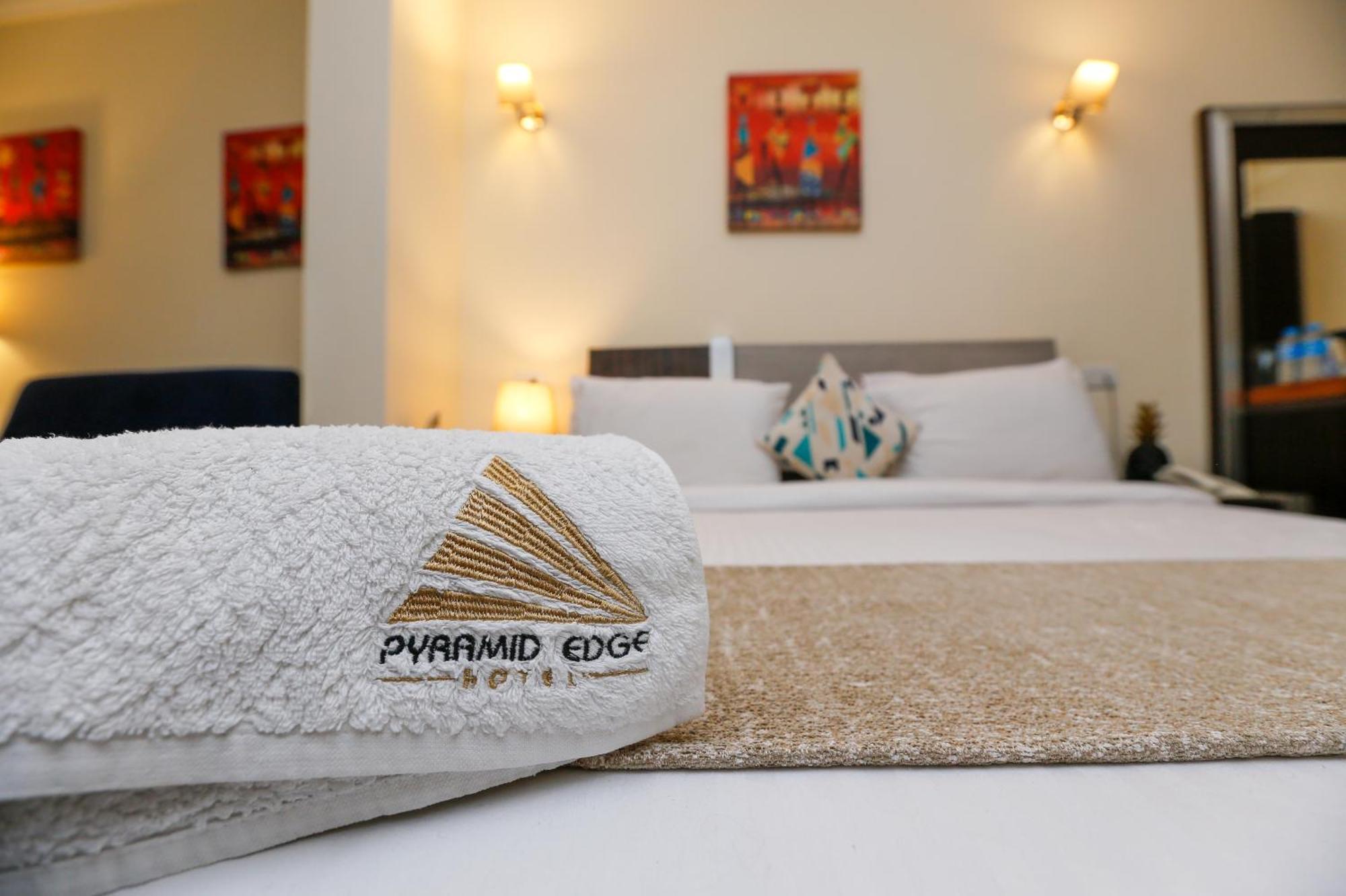 Pyramid Edge Hotel & Exclusive Pyramids View Rooftop Kafret el-Gabal Kültér fotó