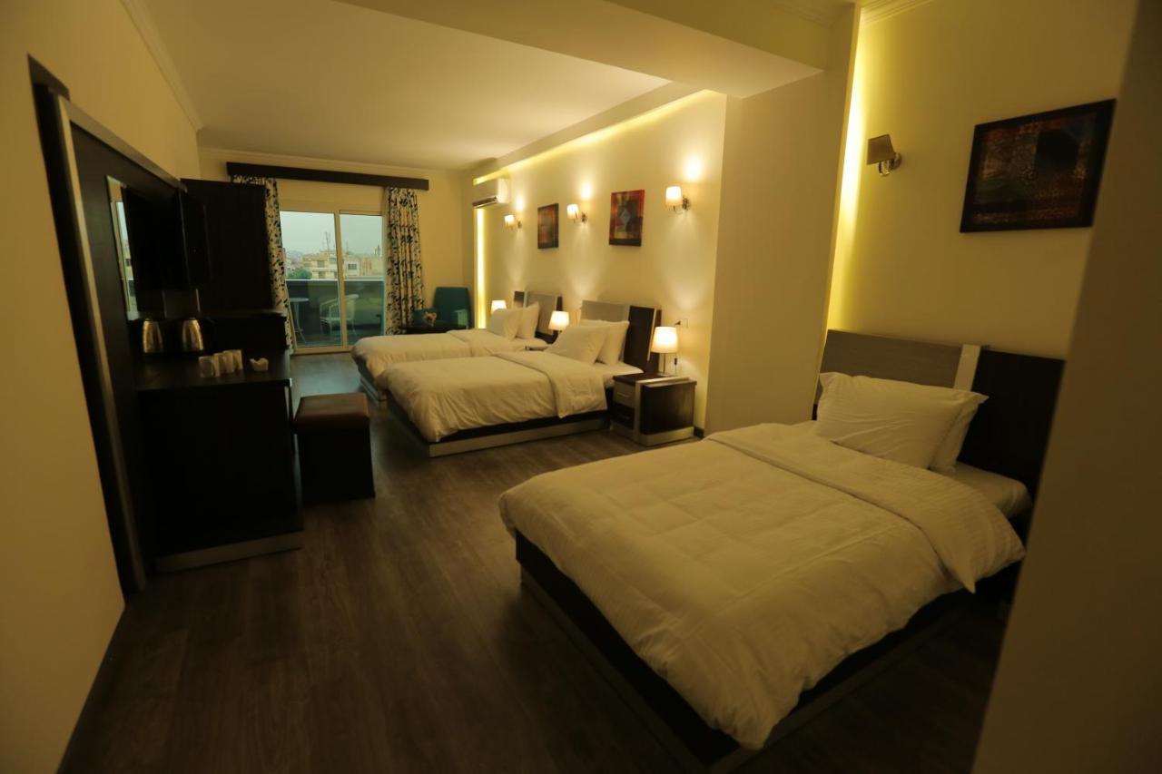 Pyramid Edge Hotel & Exclusive Pyramids View Rooftop Kafret el-Gabal Kültér fotó